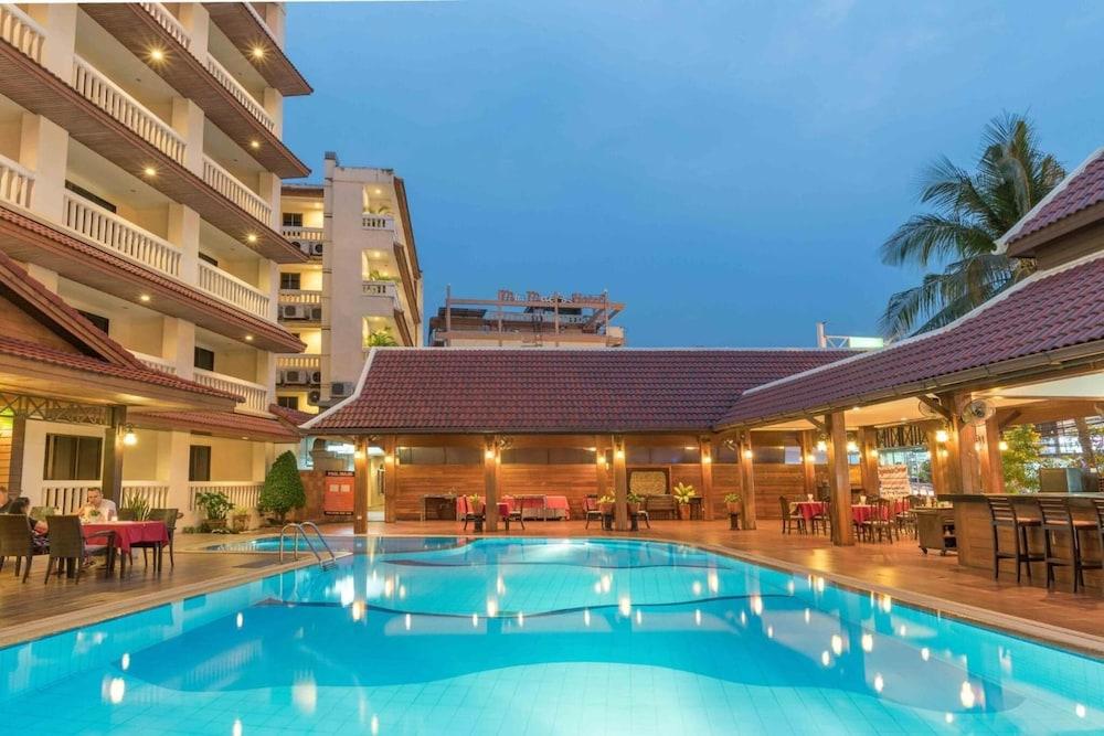 The Residence Garden Pattaya Exterior foto